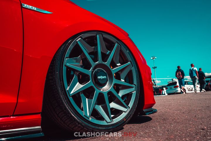 Car meet image number 196