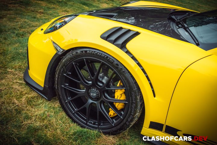 Car meet image number 32