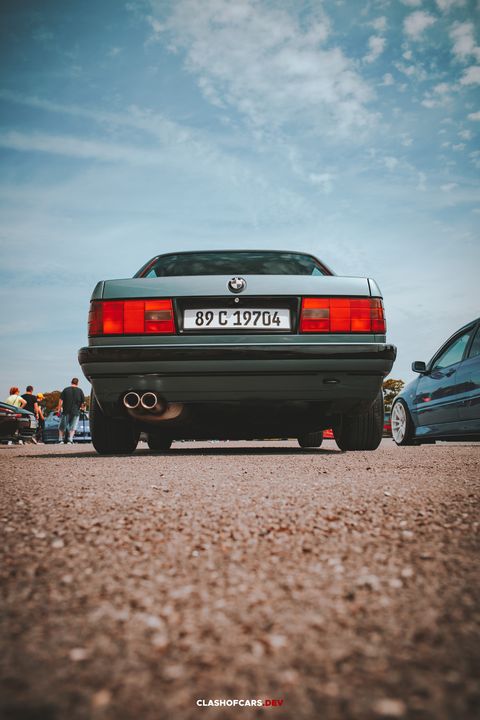 Car meet image number 44